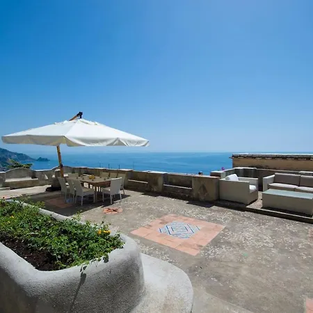 Pasitea 5br -pool Apartment